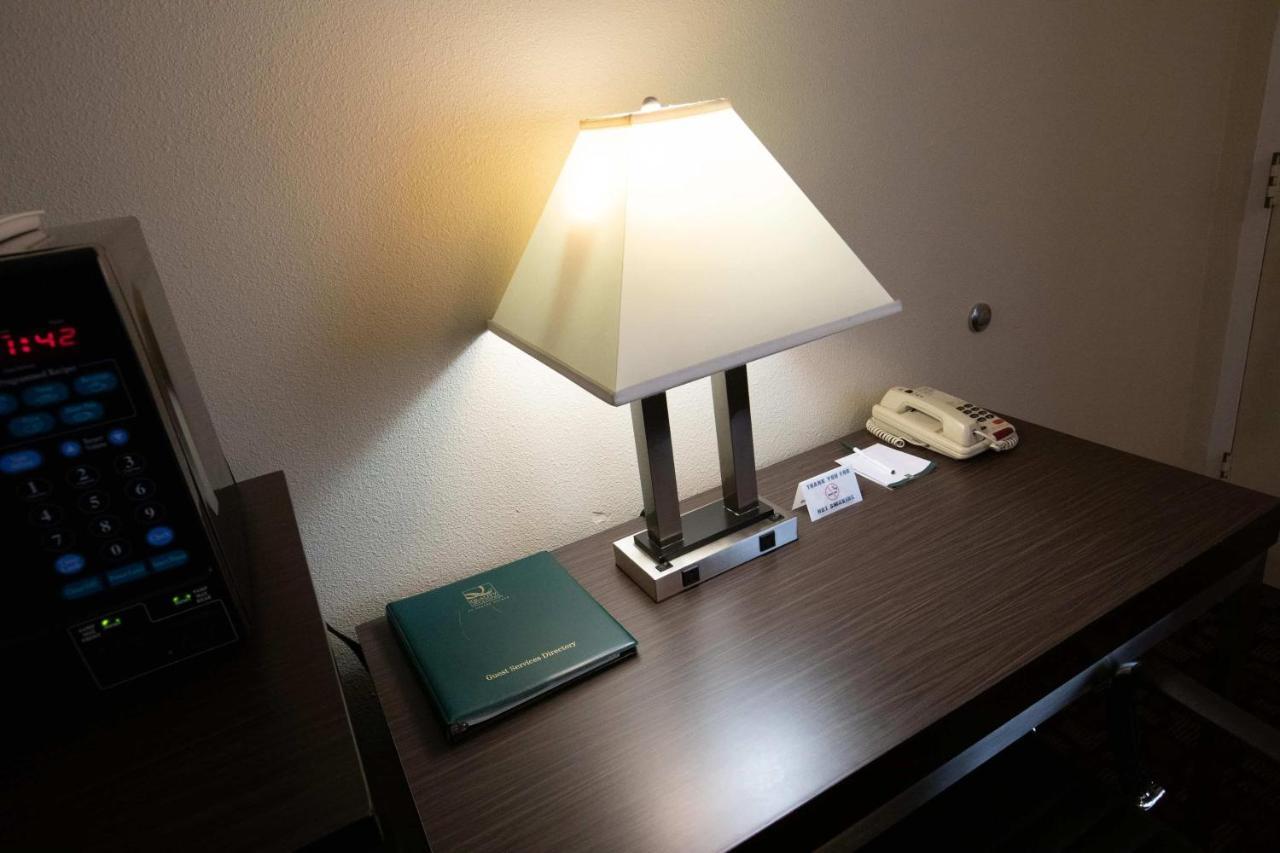 Quality Inn Sacramento Convention Center Bagian luar foto