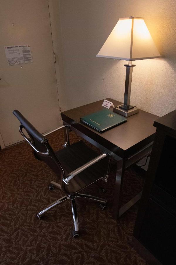 Quality Inn Sacramento Convention Center Bagian luar foto