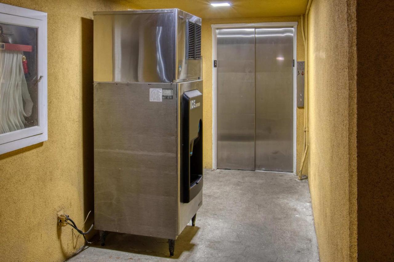 Quality Inn Sacramento Convention Center Bagian luar foto