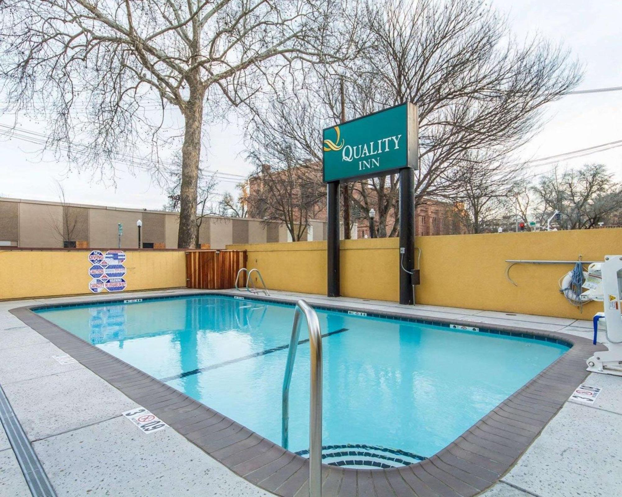 Quality Inn Sacramento Convention Center Bagian luar foto