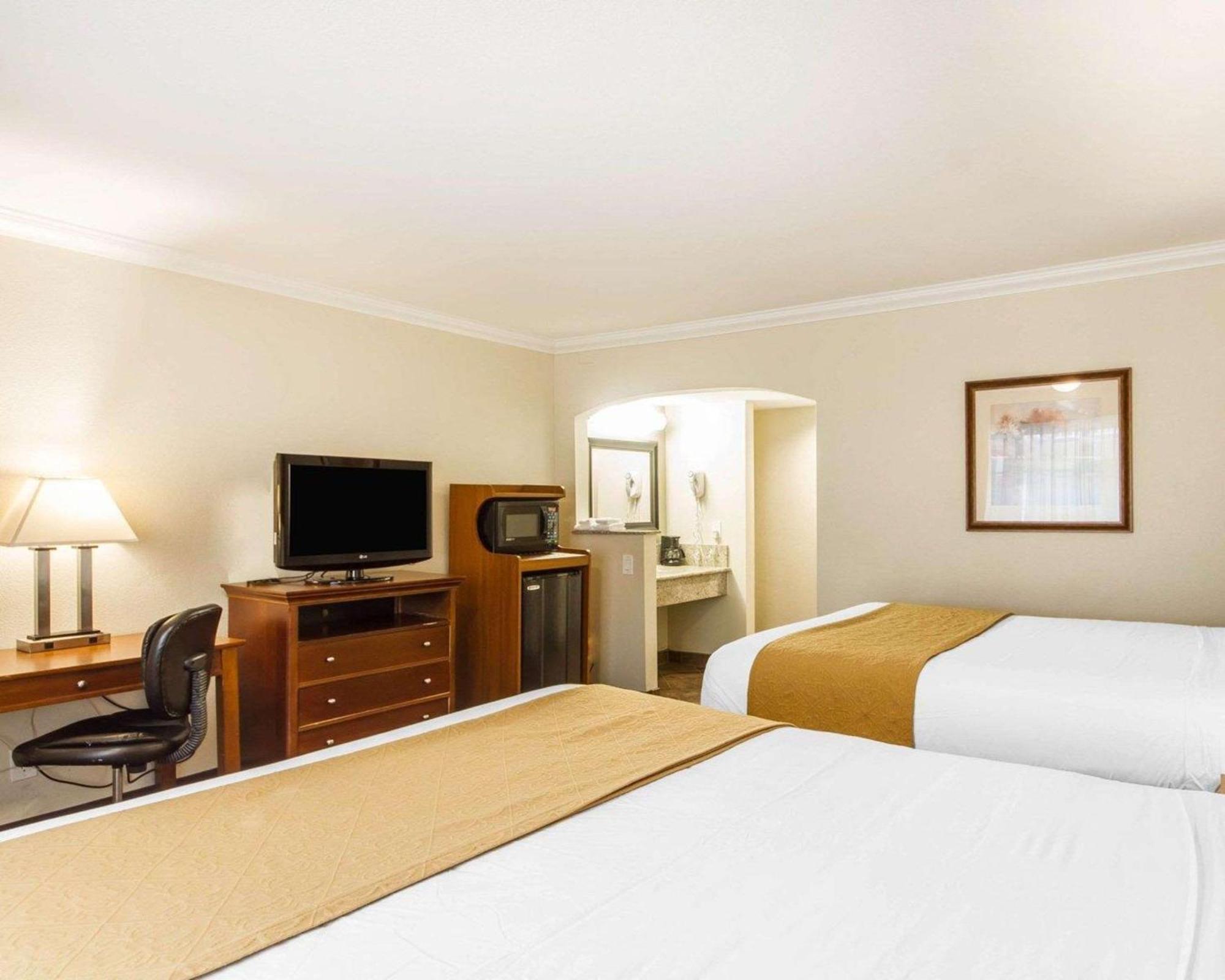 Quality Inn Sacramento Convention Center Bagian luar foto