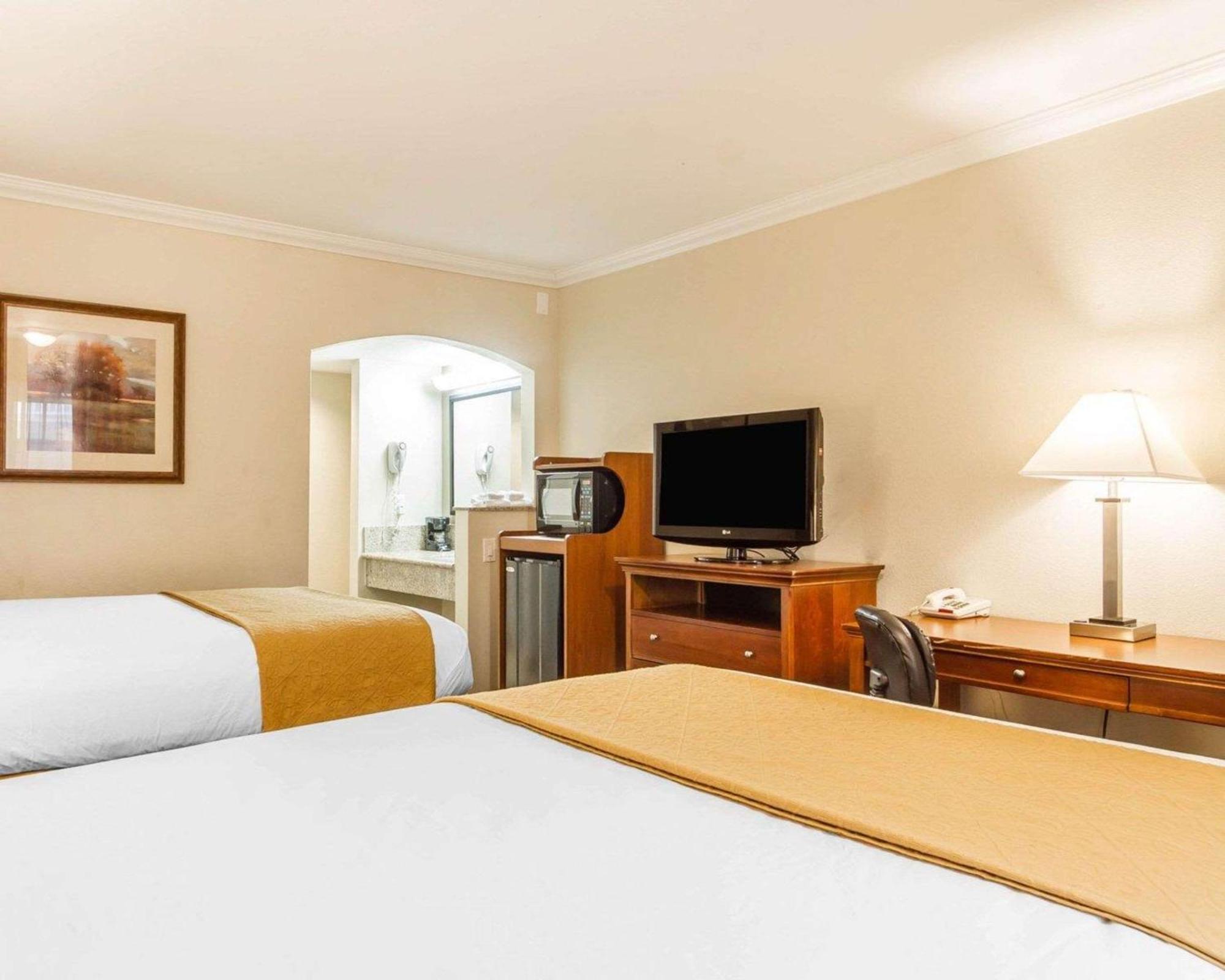 Quality Inn Sacramento Convention Center Bagian luar foto