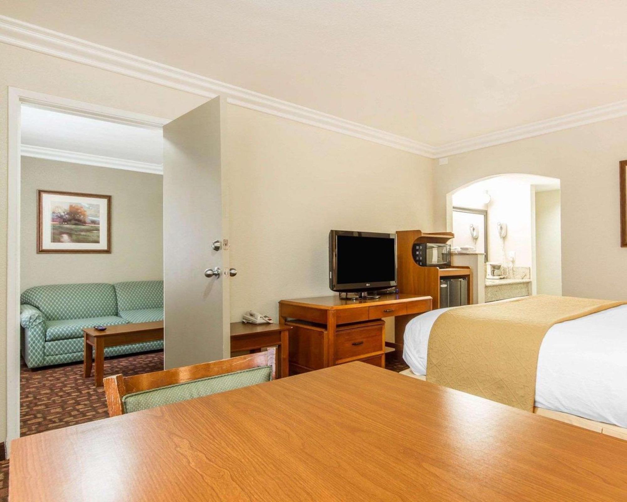Quality Inn Sacramento Convention Center Bagian luar foto