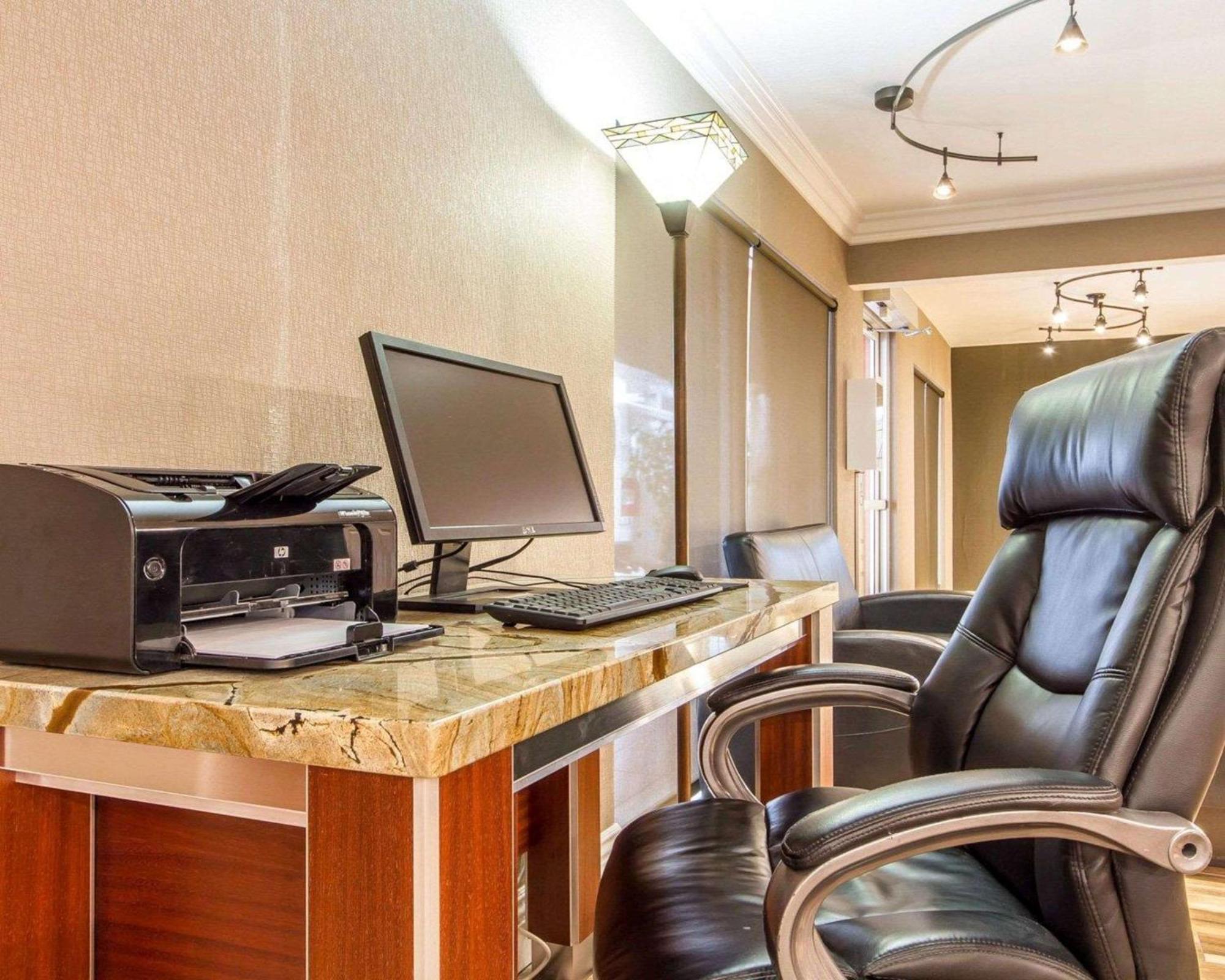 Quality Inn Sacramento Convention Center Bagian luar foto