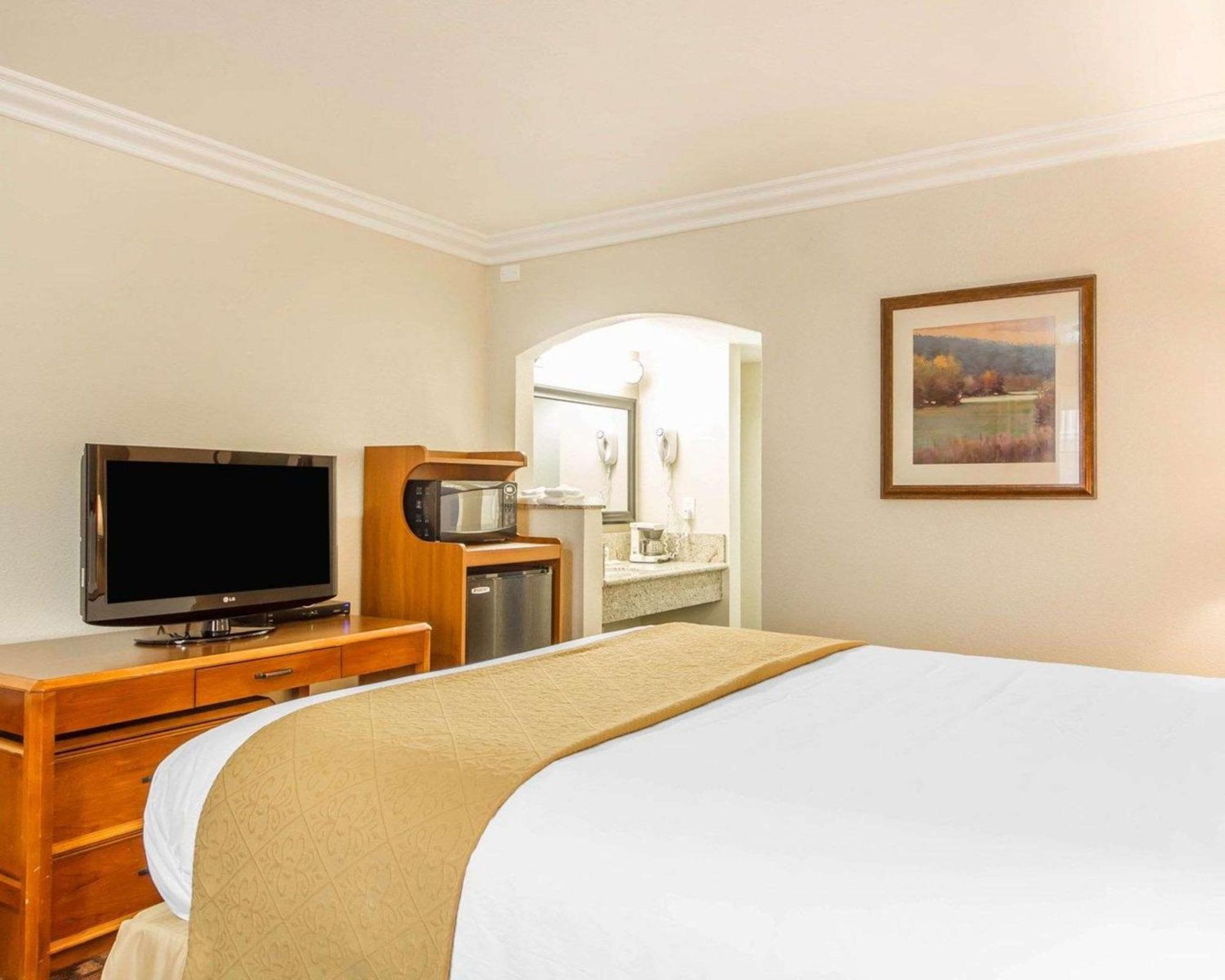 Quality Inn Sacramento Convention Center Bagian luar foto