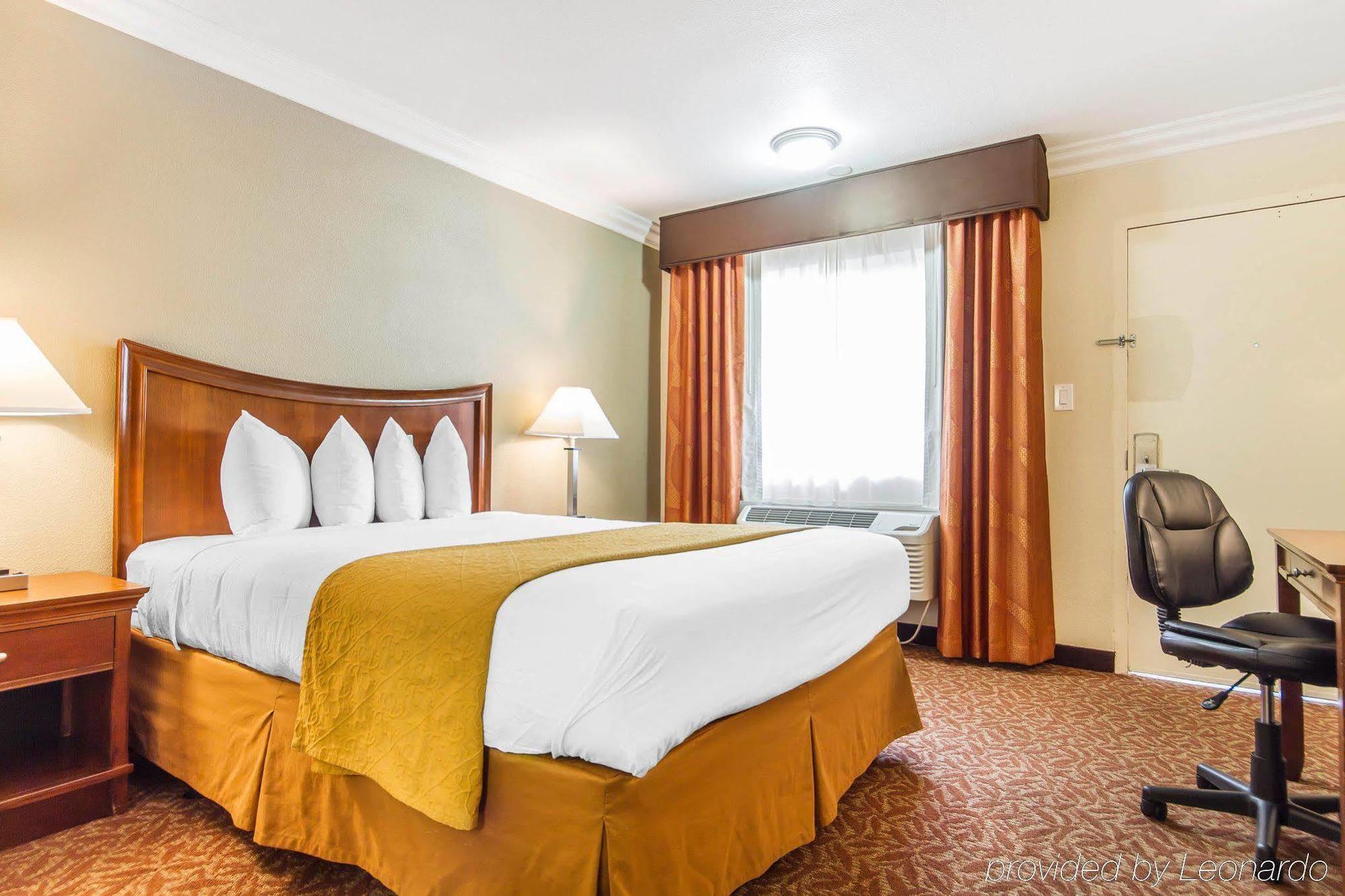 Quality Inn Sacramento Convention Center Bagian luar foto